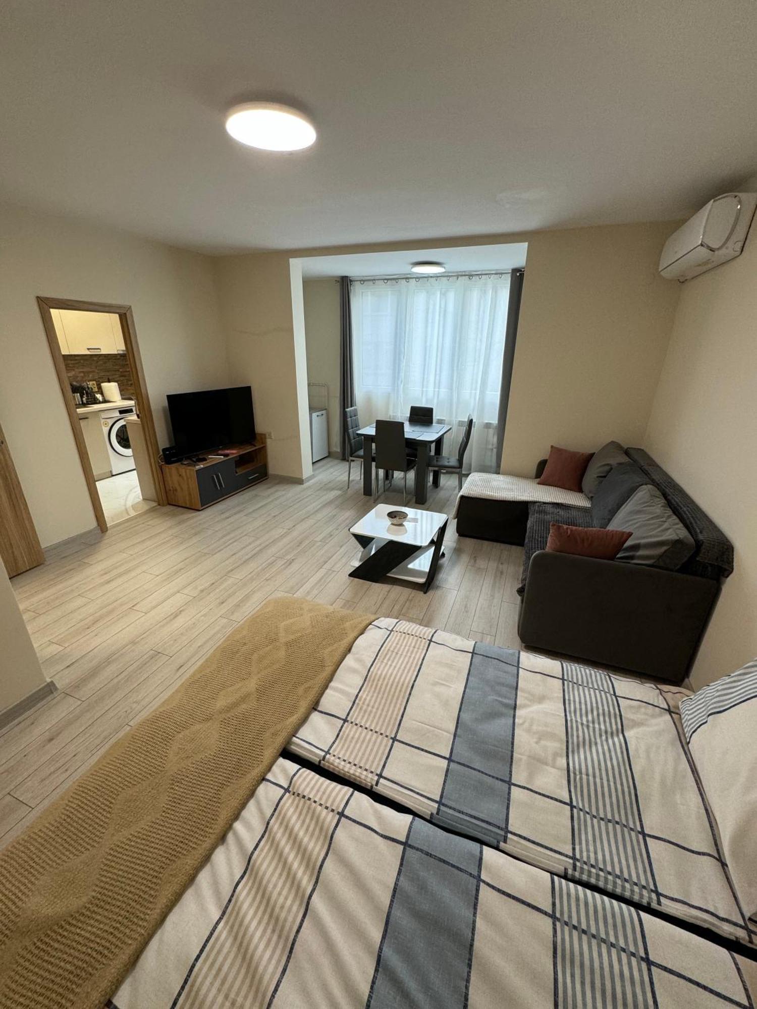 Apartment Refurbished In A Quiet Area *